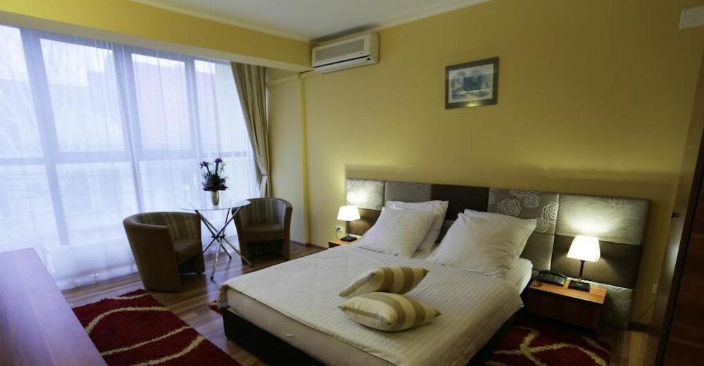 Hotel Perla Тімішоара Екстер'єр фото