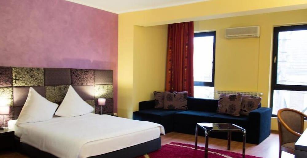 Hotel Perla Тімішоара Екстер'єр фото