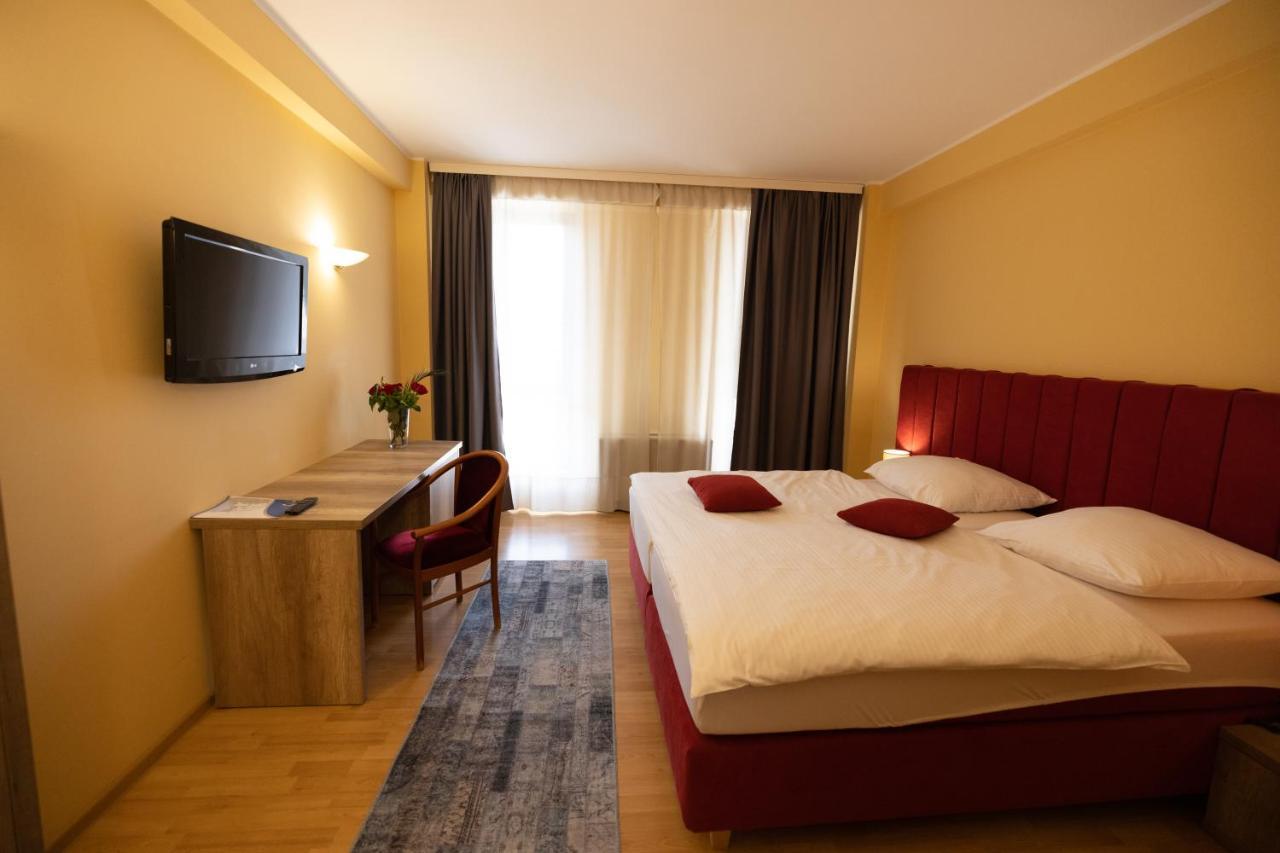 Hotel Perla Тімішоара Екстер'єр фото