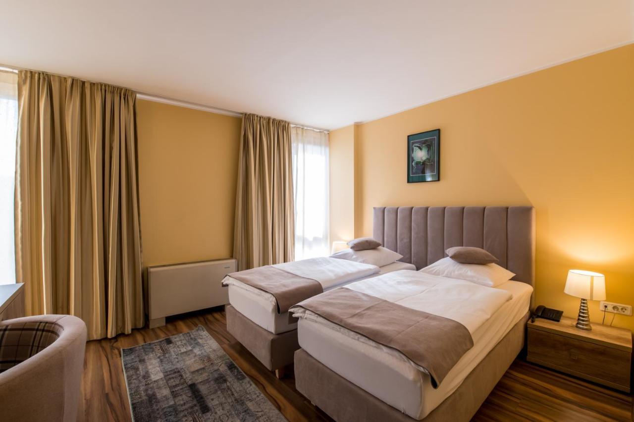 Hotel Perla Тімішоара Екстер'єр фото
