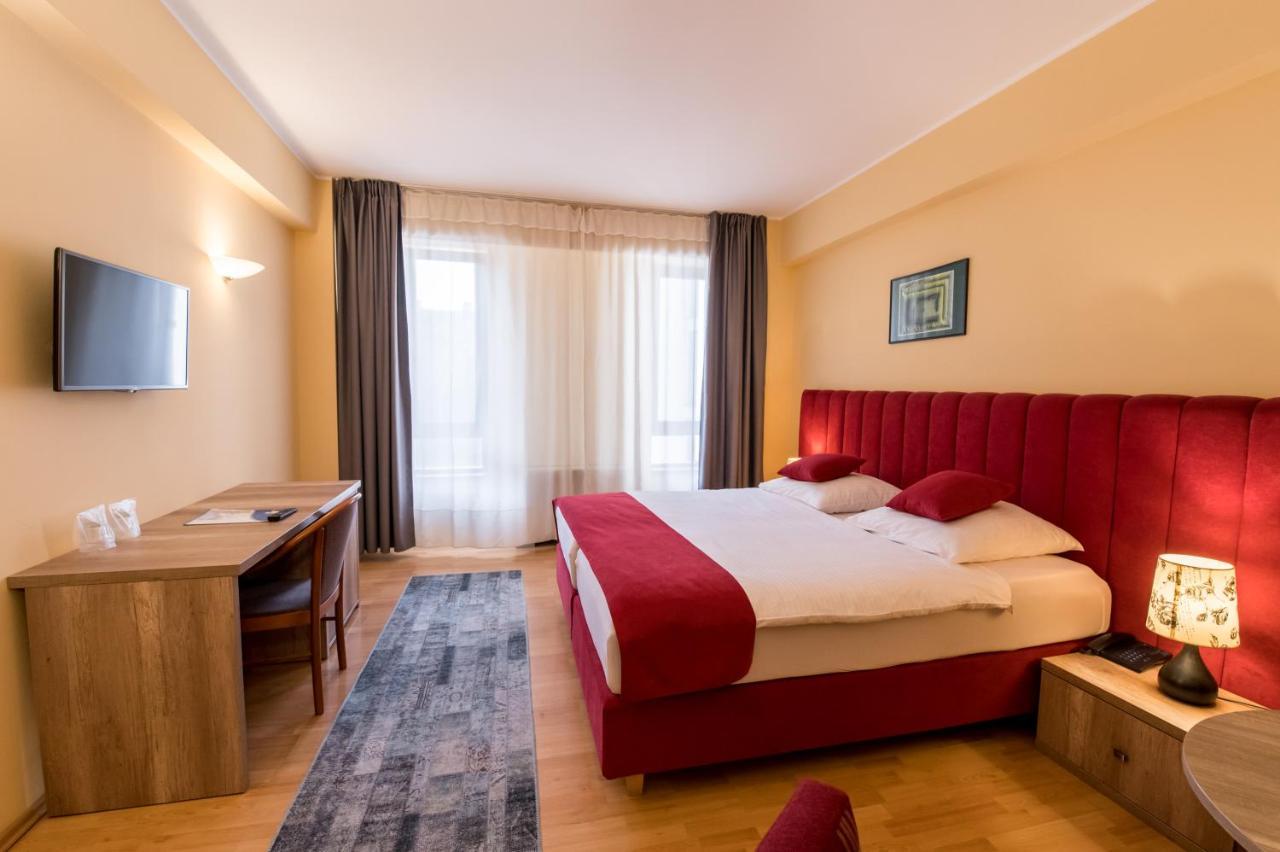 Hotel Perla Тімішоара Екстер'єр фото