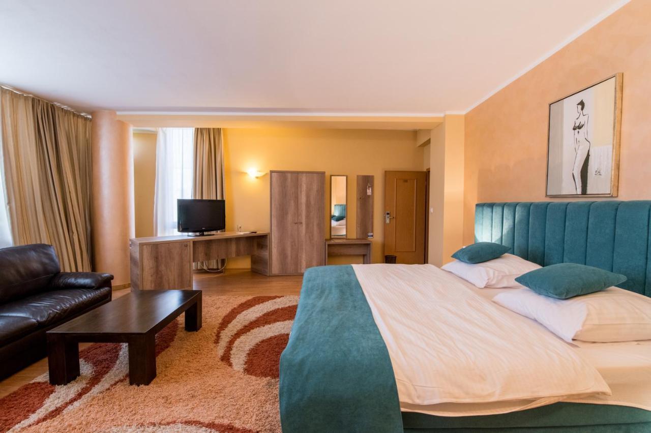 Hotel Perla Тімішоара Екстер'єр фото