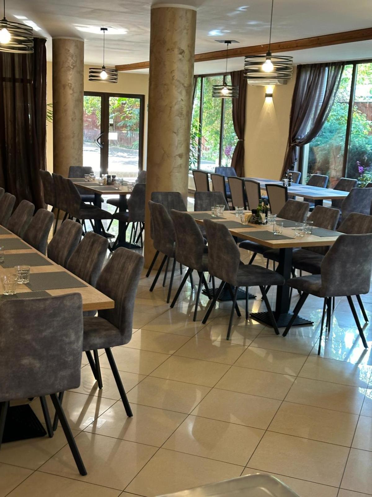 Hotel Perla Тімішоара Екстер'єр фото