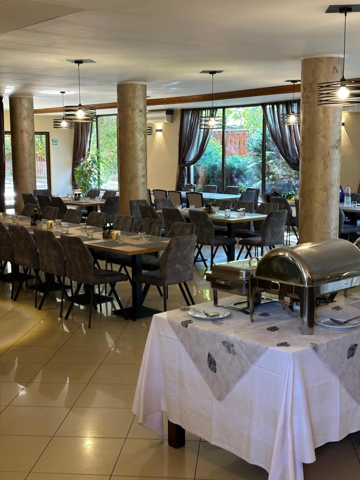 Hotel Perla Тімішоара Екстер'єр фото