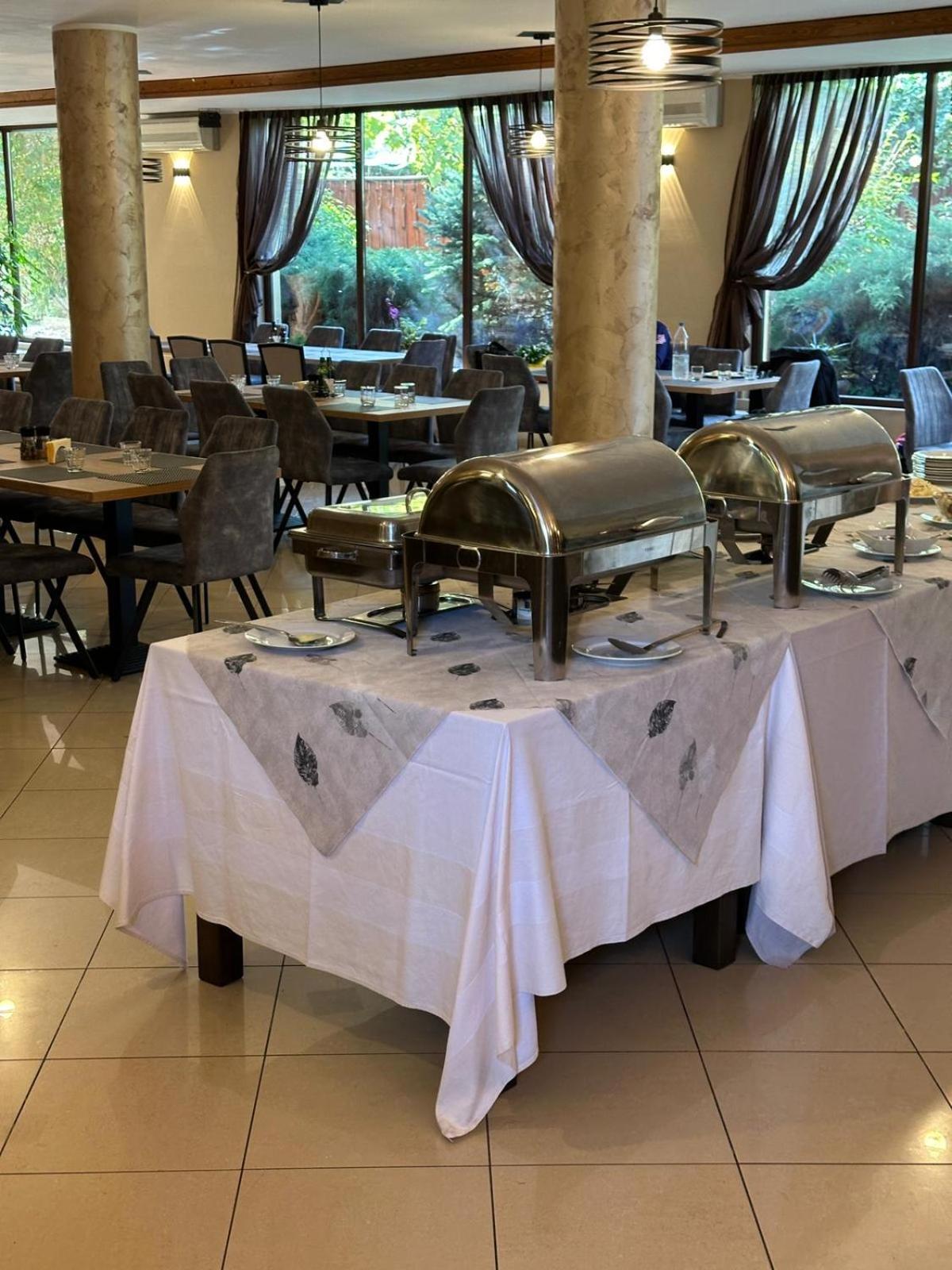 Hotel Perla Тімішоара Екстер'єр фото