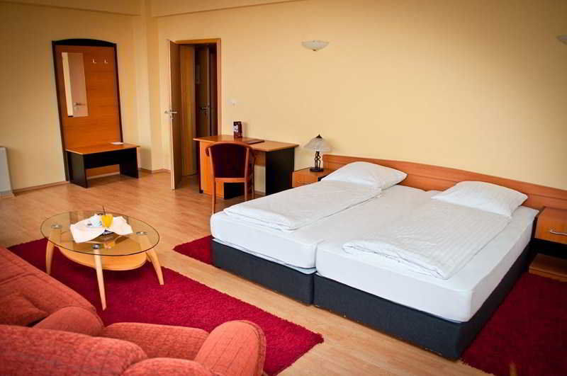 Hotel Perla Тімішоара Екстер'єр фото